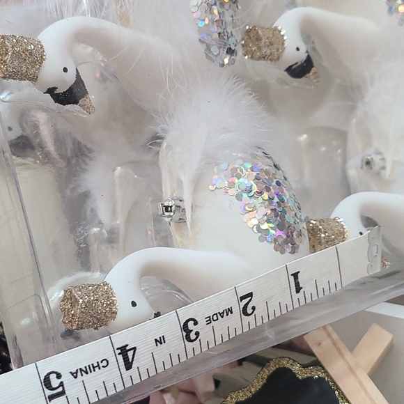 🎄❄️Stunning Feathered Holiday Christmas Swan Ornaments ✨️Elegant - Picture 4 of 6
